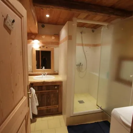 Cozy Dans 6 Pers Voiture 4 Roues Motrice A Dispo Apartment La Clusaz